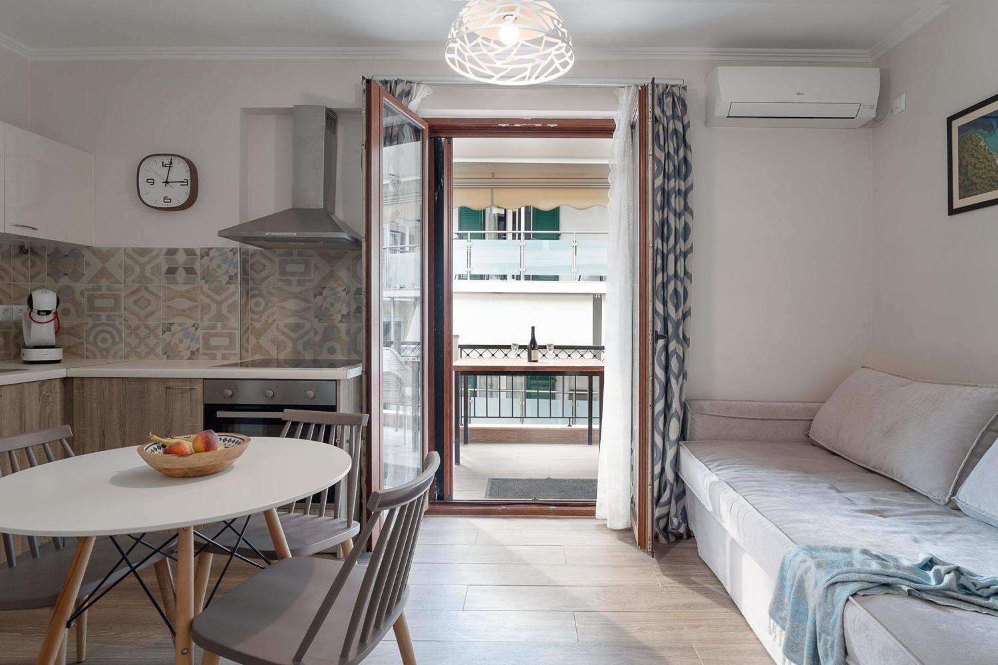 Captain'S Seafront Apartments Нидри Экстерьер фото